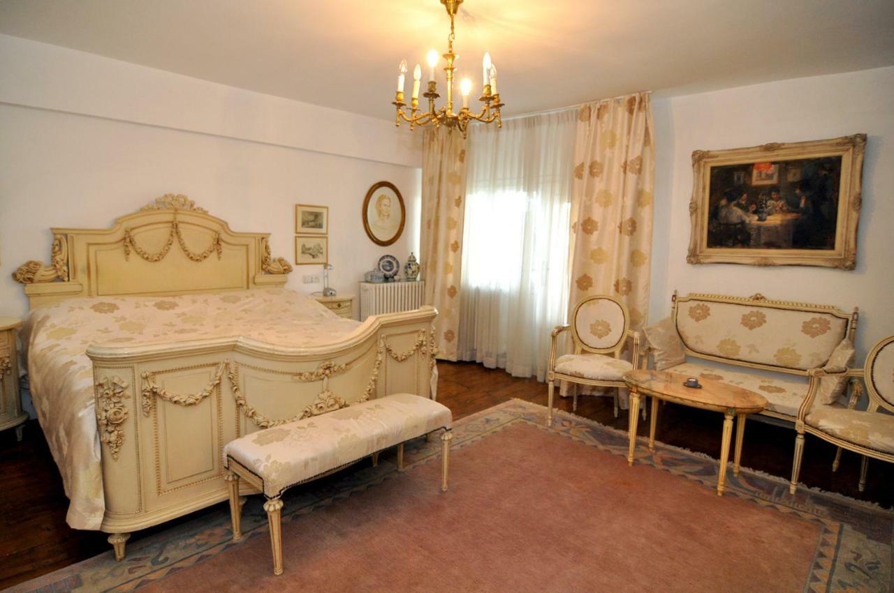 Bed & Breakfast Popamuseum Tarpesti Strada Muzeului Nr 28 Tîrpeşti Exterior foto